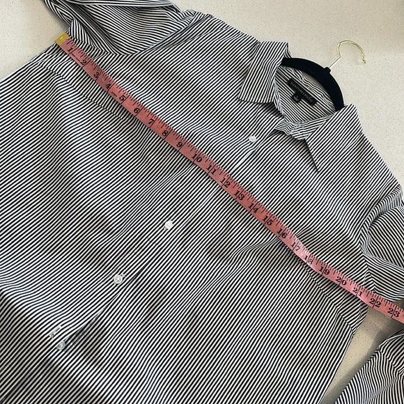 Signature Studio Bell Sleeve Lace Up Button Down Top Women's Size L - Picture 9 of 9